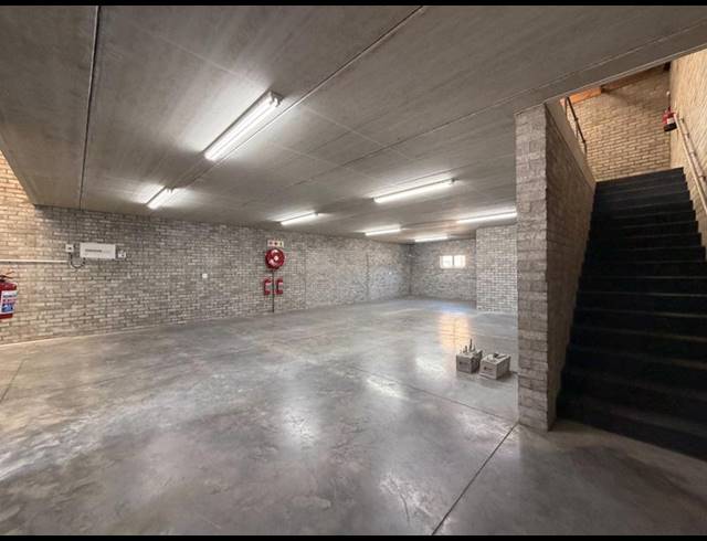 BUSINESS PROPERTY TO RENT IN NEWTON PARK